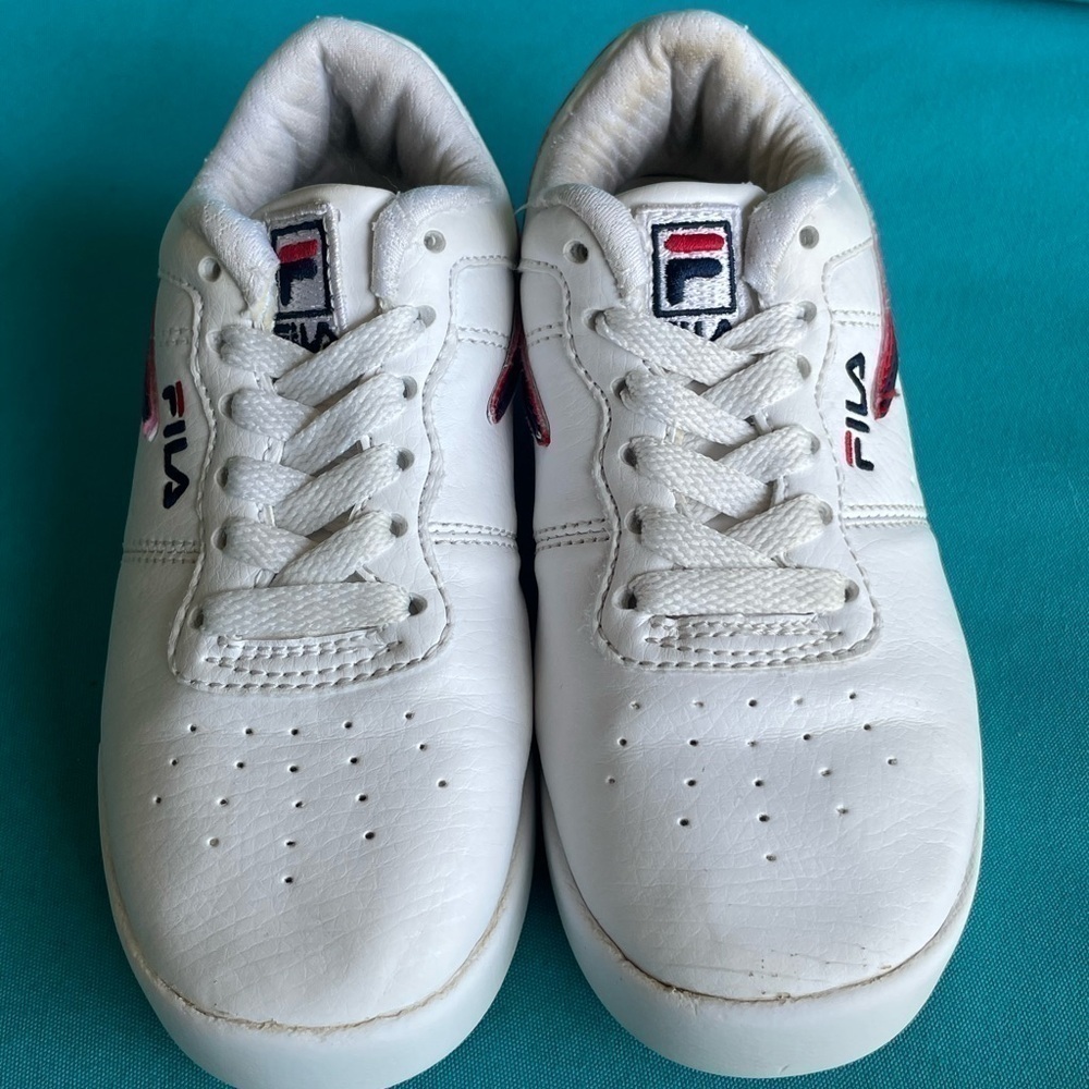 Kids Fila sneakers size 12 - Picture 2 of 7